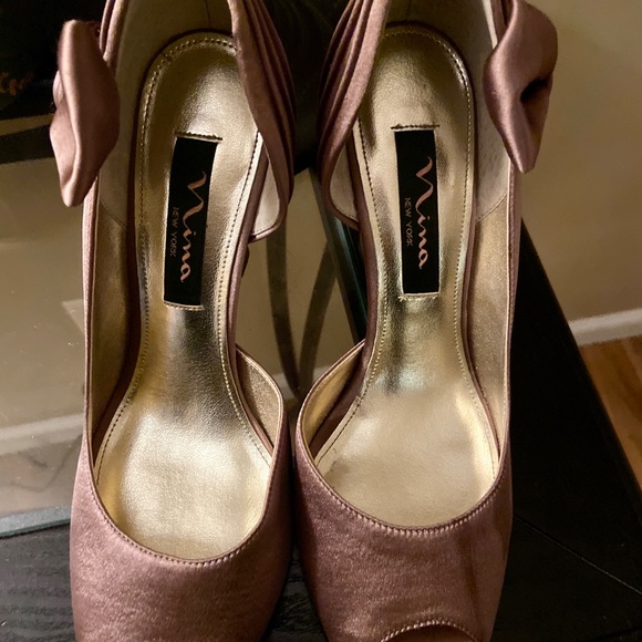 Nina Size 6 satin wedges - Picture 2 of 6